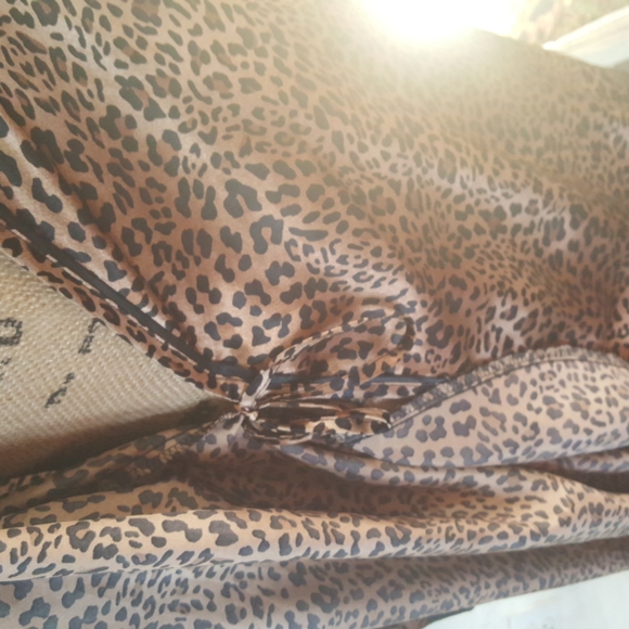 Leopard Print Rode - Picture 4 of 7